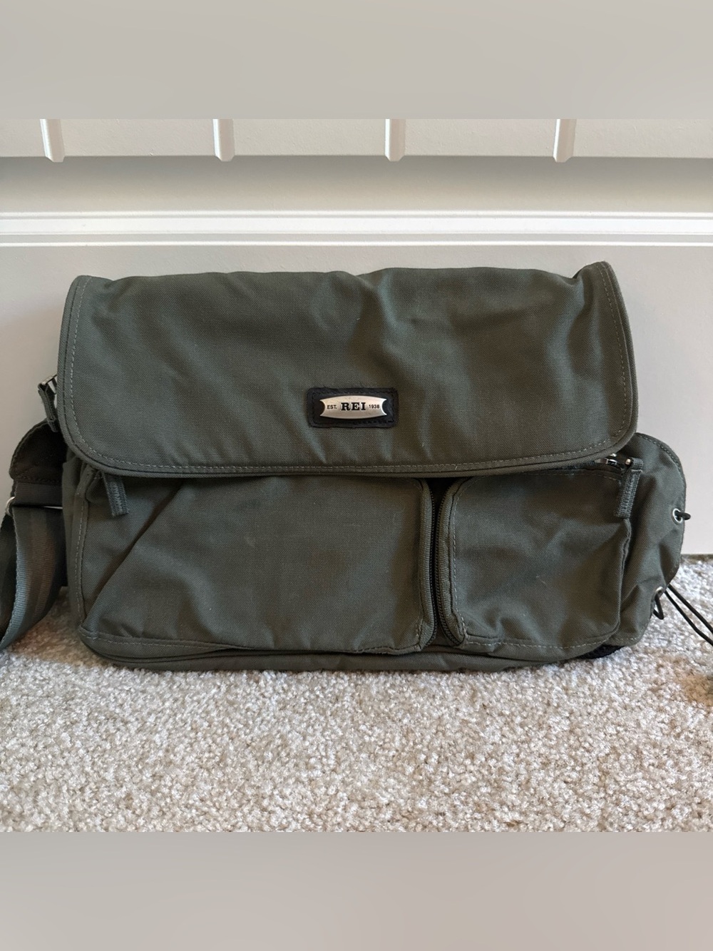 REI Co-op Women’s Green Crossbody Messenger Bag